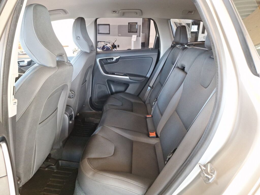 Volvo XC60 2014 Ruskea (beige)