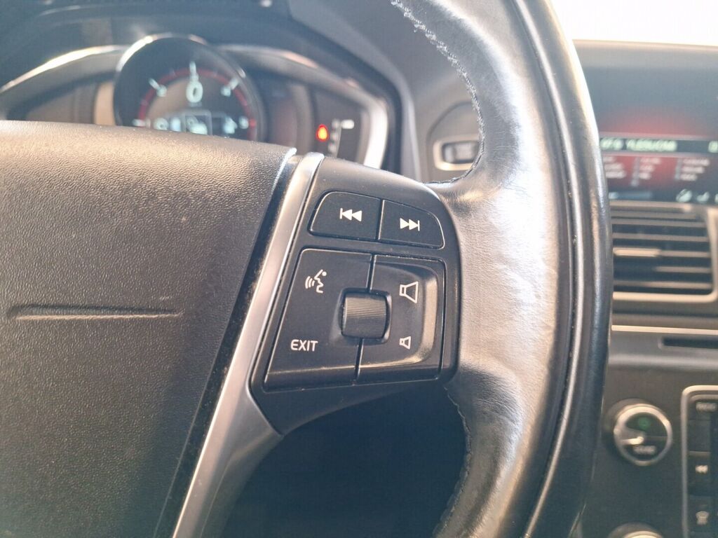 Volvo XC60 2014 Ruskea (beige)