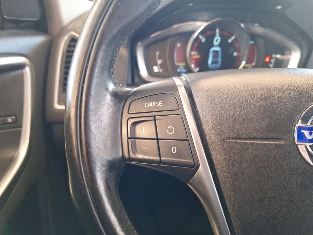 Volvo XC60 2014 Ruskea (beige)