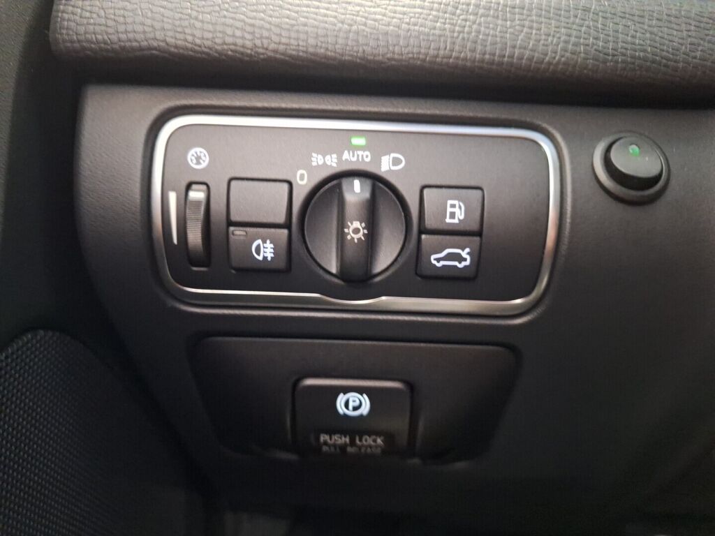 Volvo XC60 2014 Ruskea (beige)