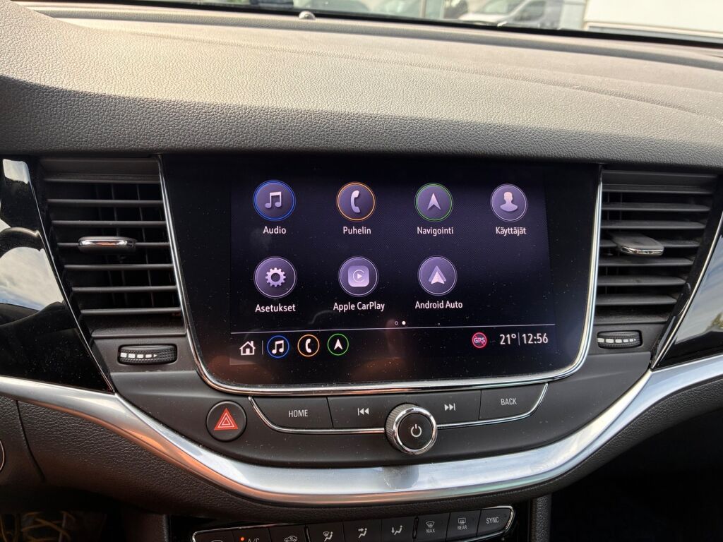 Opel Astra 2020 Punainen