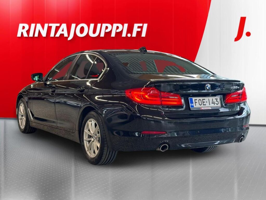 BMW 530 2022 Metallinhohto Musta