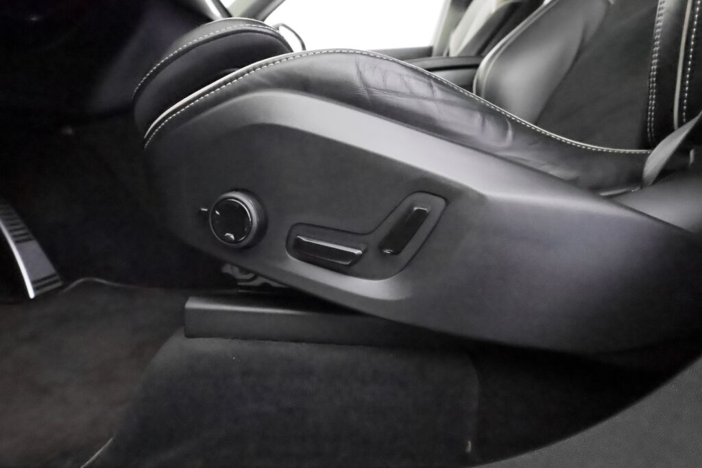 Volvo XC90 2020 Sininen