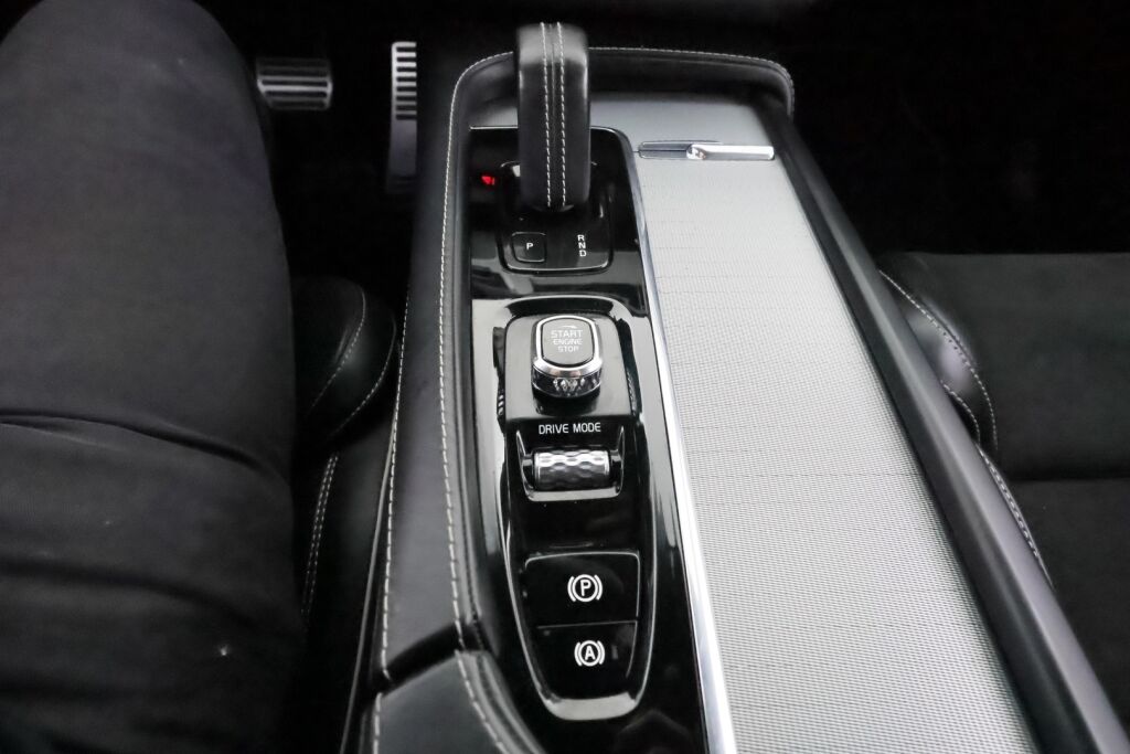 Volvo XC90 2020 Sininen