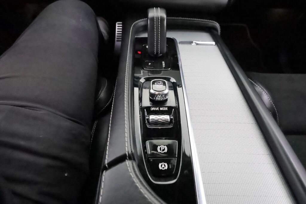 Volvo XC90 2020 Sininen