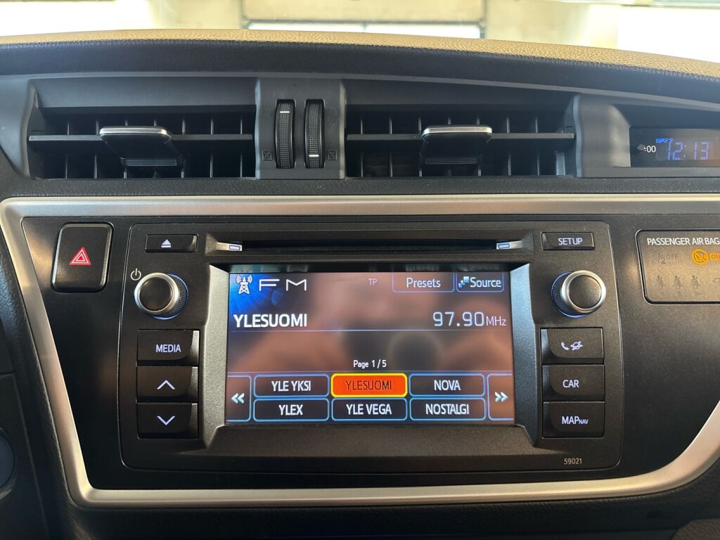 Toyota Auris 2014 Ruskea (beige)