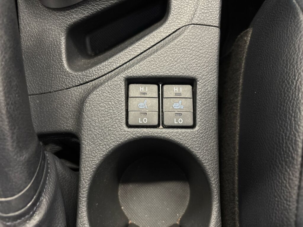 Toyota Auris 2014 Ruskea (beige)