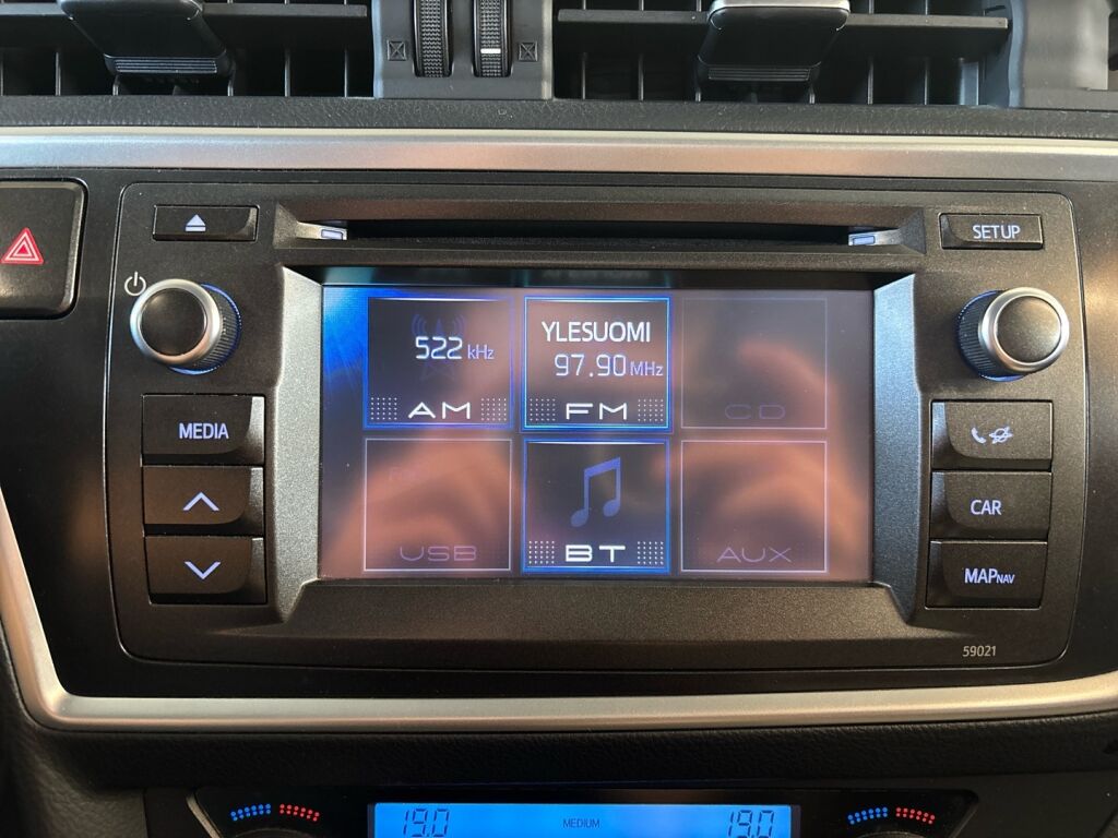 Toyota Auris 2014 Ruskea (beige)