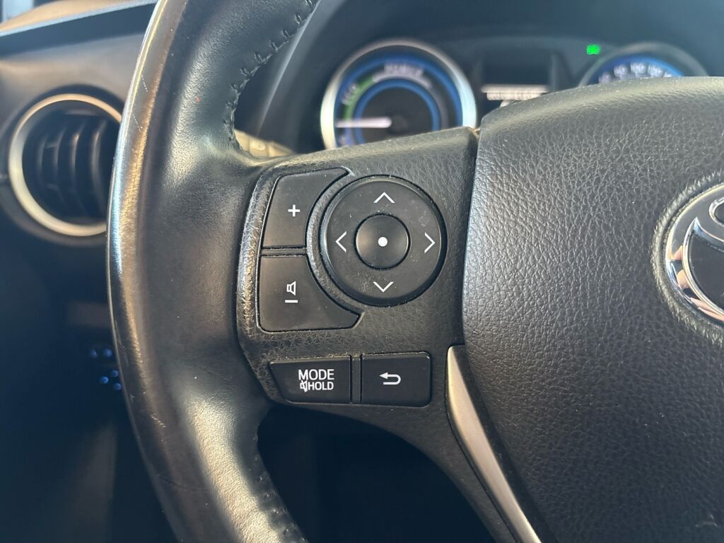 Toyota Auris 2014 Ruskea (beige)