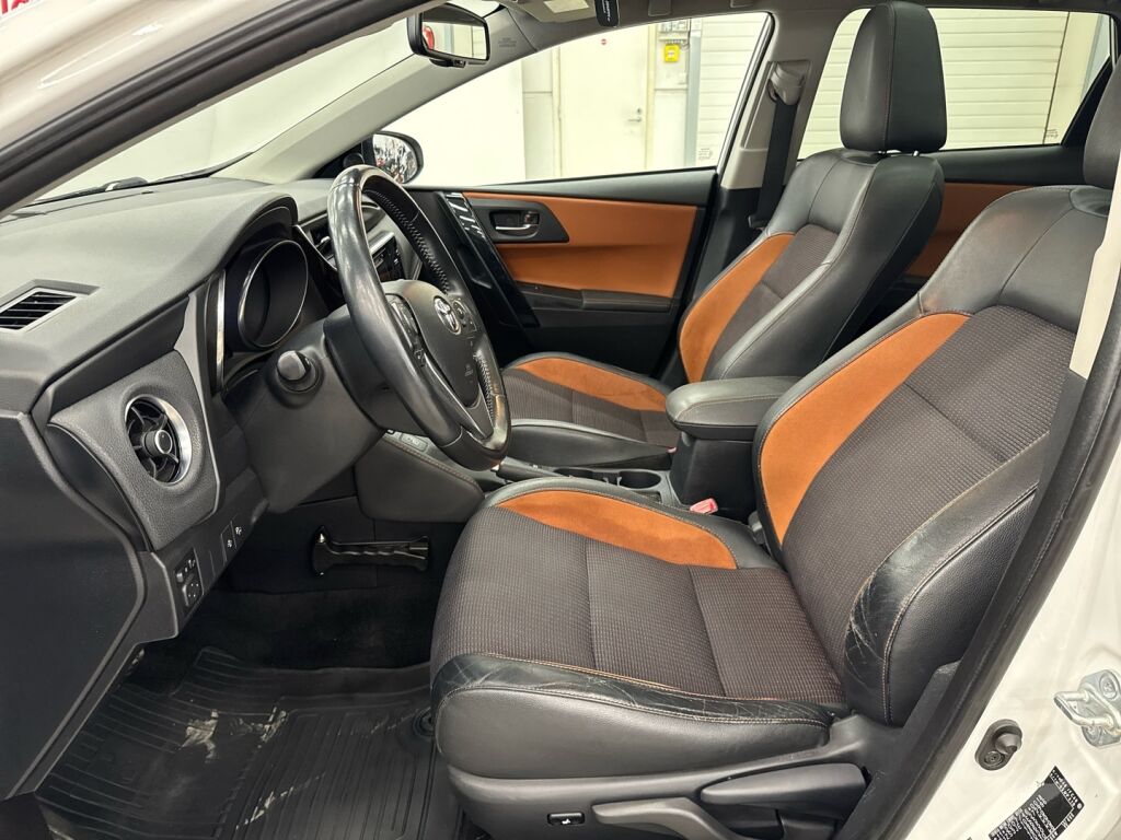 Toyota Auris 2016 Valkoinen