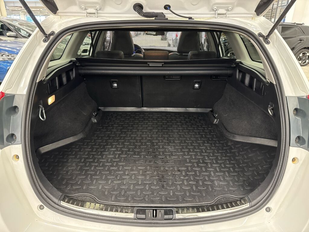 Toyota Auris 2016 Valkoinen