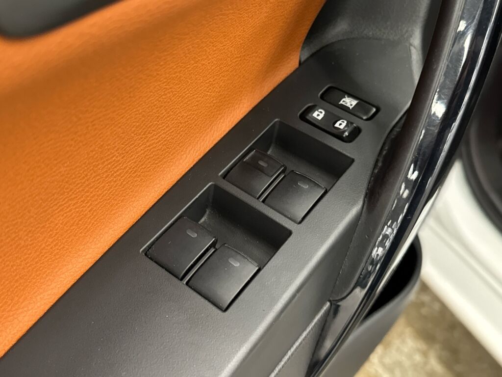 Toyota Auris 2016 Valkoinen