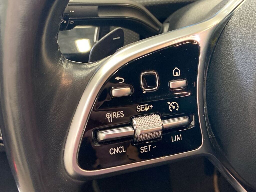 Mercedes-Benz CLA 2020 Musta