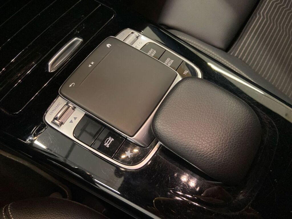 Mercedes-Benz CLA 2020 Musta