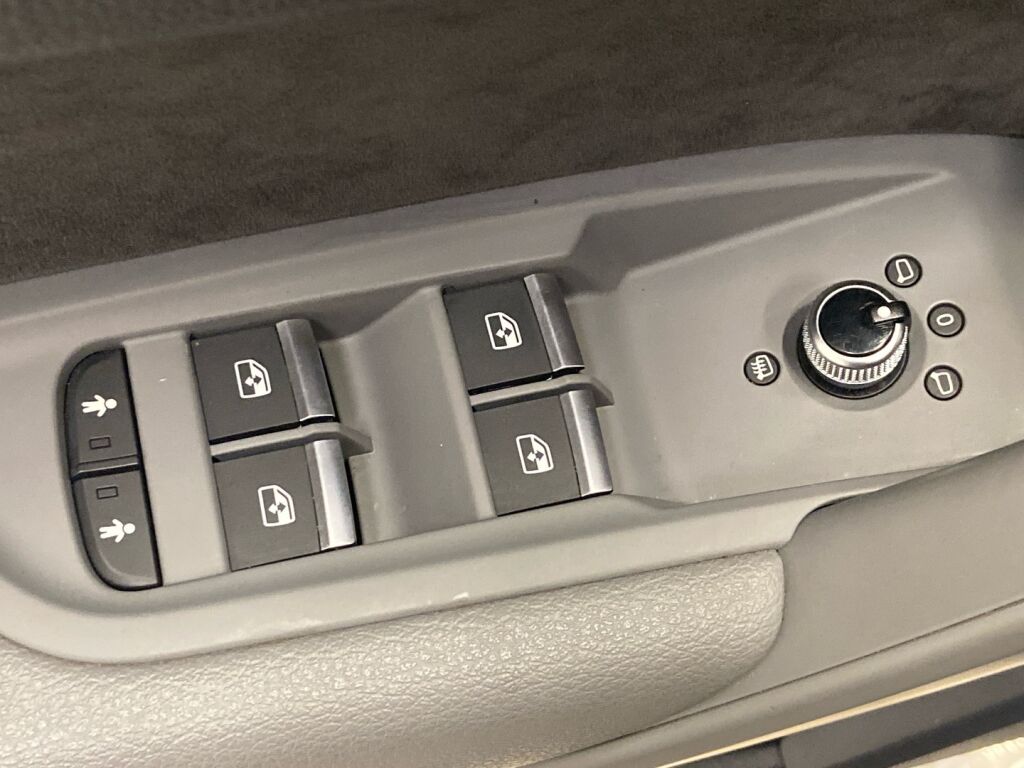 Audi Q5 2020 Sininen
