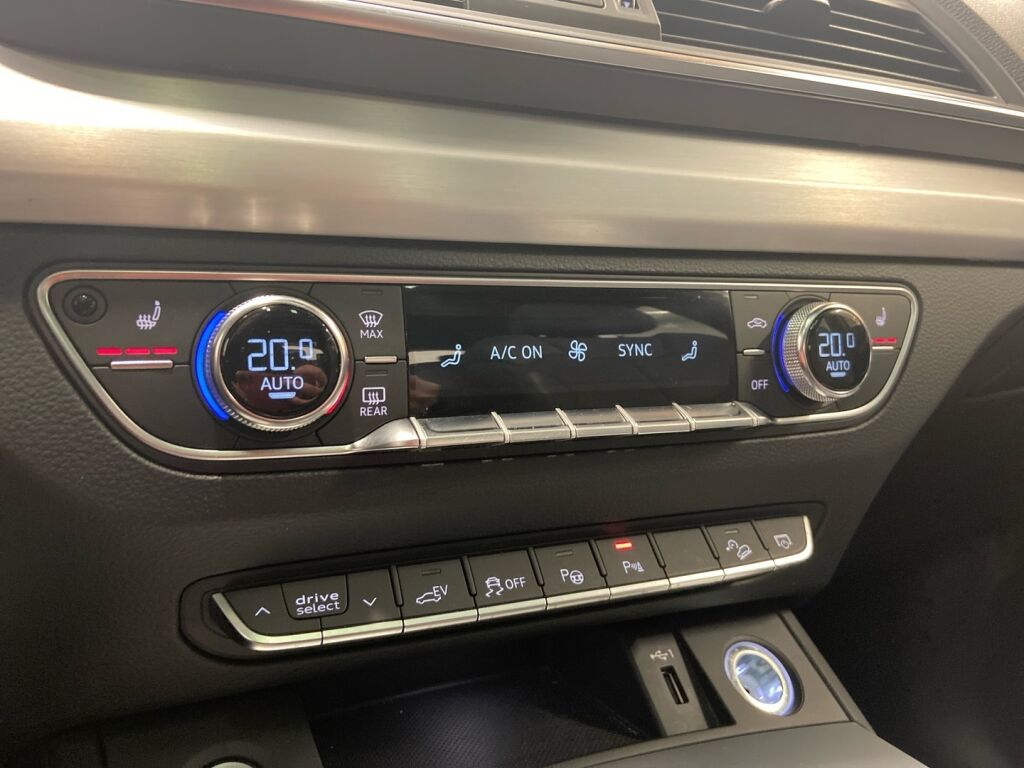 Audi Q5 2020 Sininen
