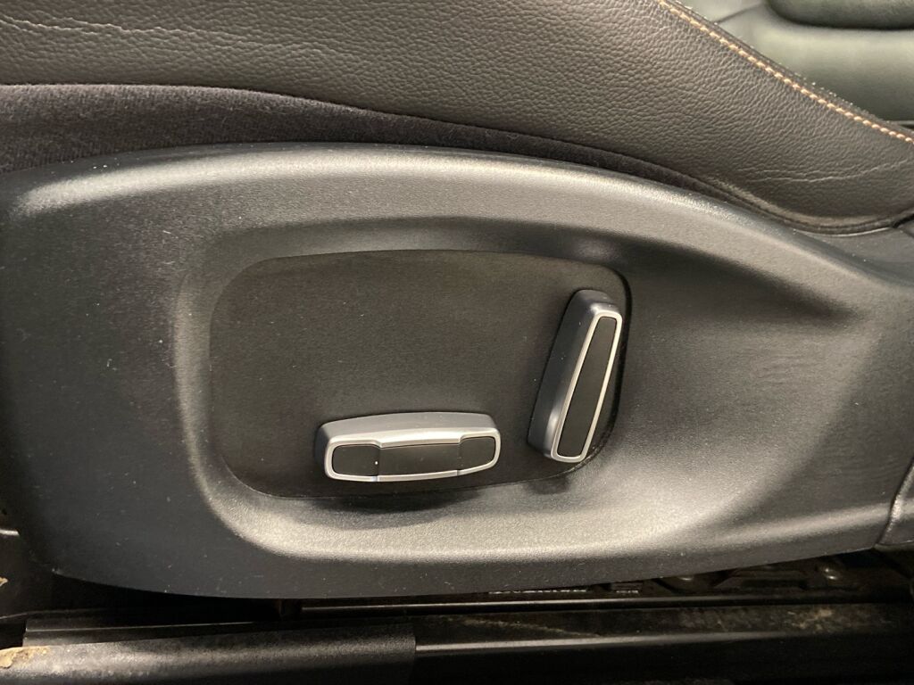 Jaguar F-PACE 2019 Valkoinen