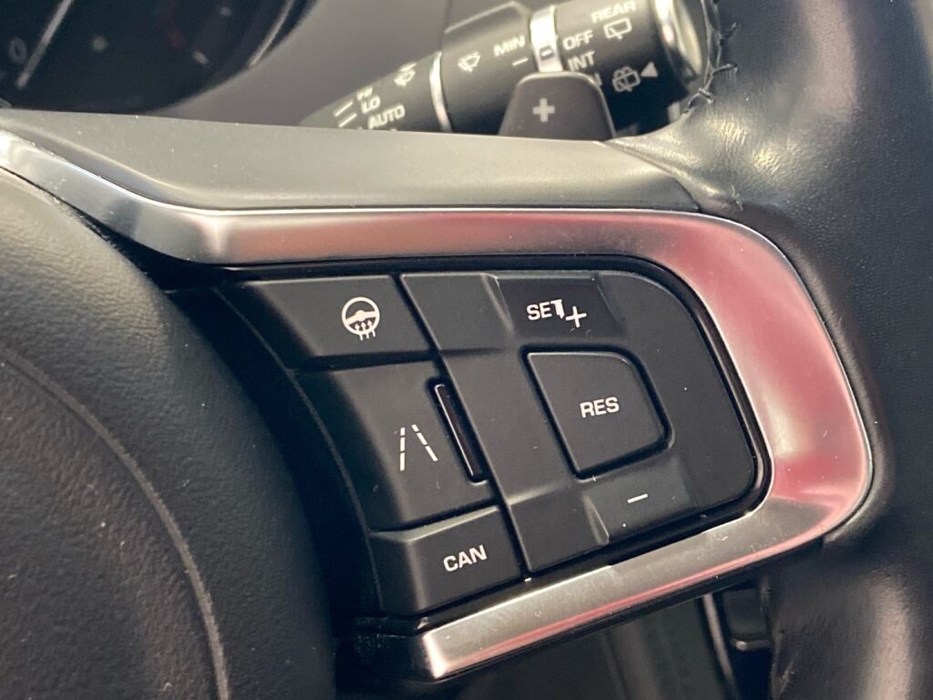 Jaguar F-PACE 2019 Valkoinen