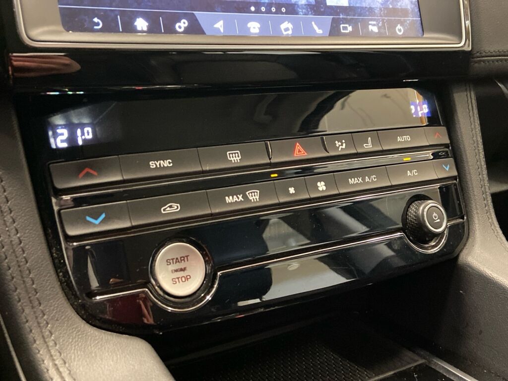 Jaguar F-PACE 2019 Valkoinen