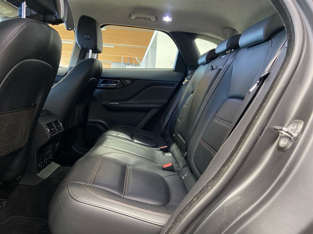 Jaguar F-PACE 2019 Valkoinen