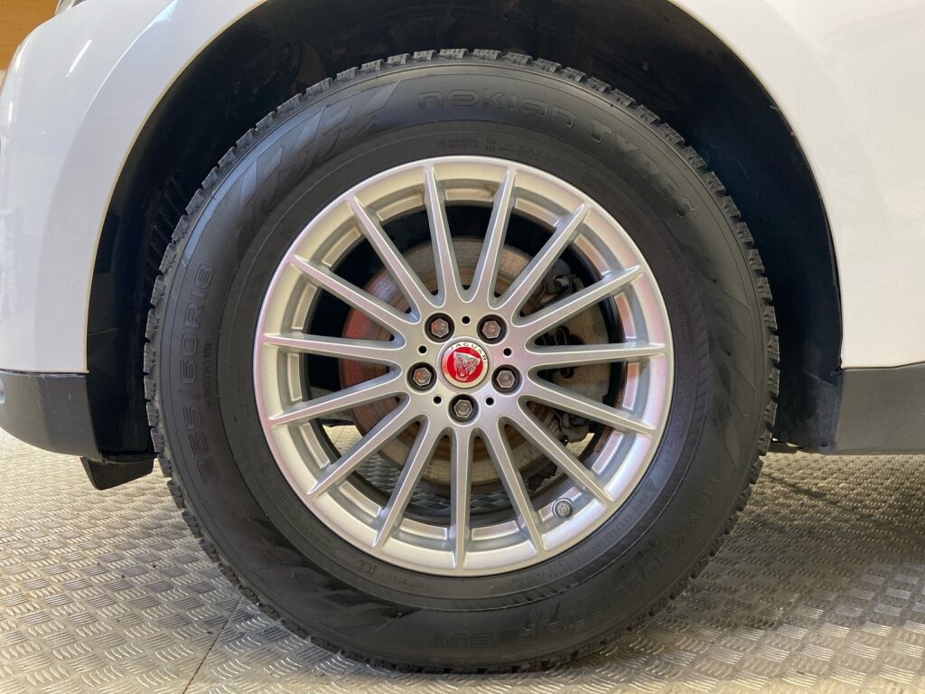 Jaguar F-PACE 2019 Valkoinen