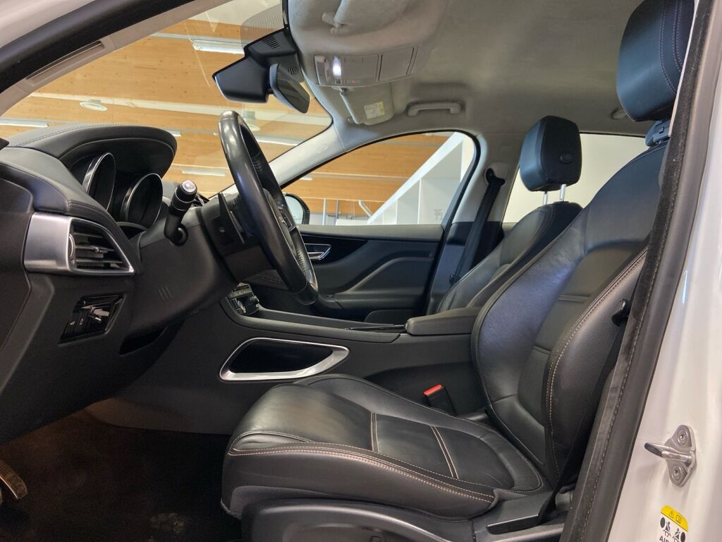 Jaguar F-PACE 2019 Valkoinen