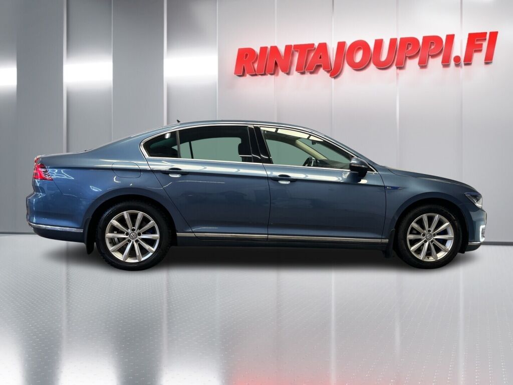 Volkswagen Passat 2016 Met. Sininen