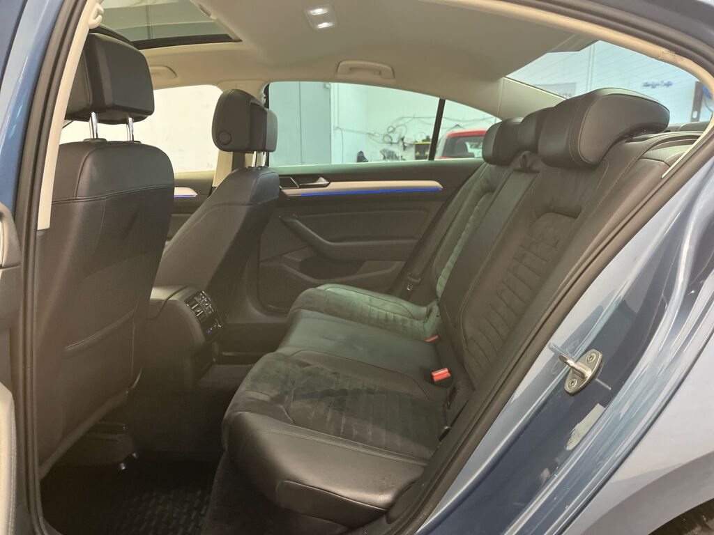 Volkswagen Passat 2016 Met. Sininen