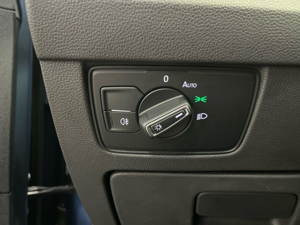 Volkswagen Passat 2016 Met. Sininen