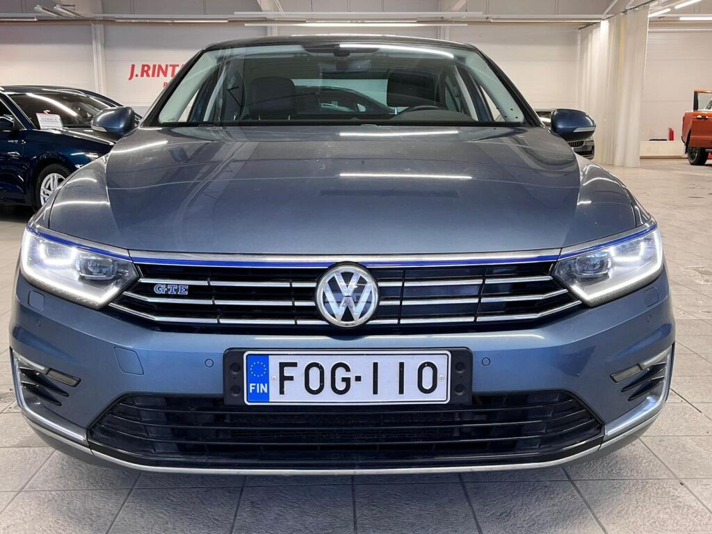 Volkswagen Passat 2016 Met. Sininen