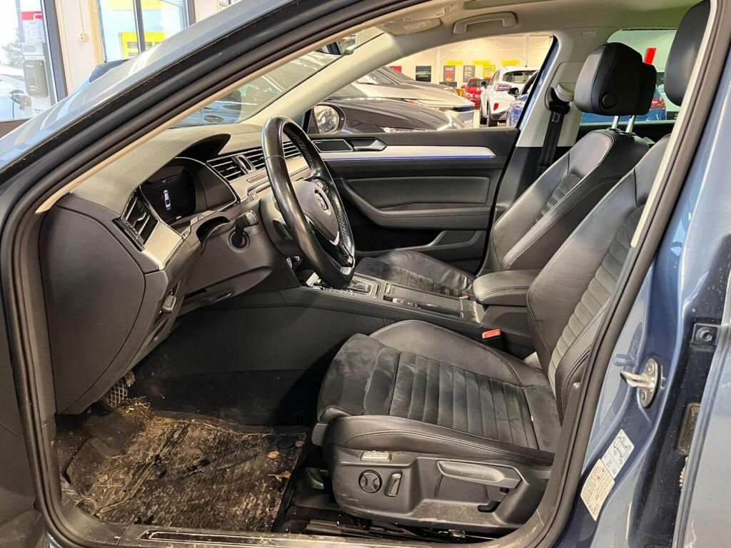 Volkswagen Passat 2016 Met. Sininen