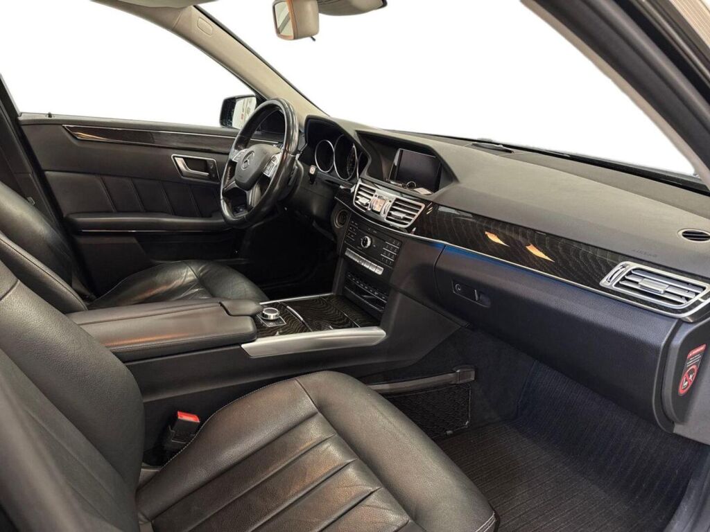 Mercedes-Benz E 2016 Musta