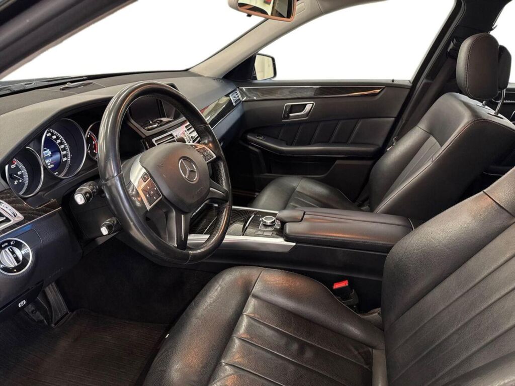 Mercedes-Benz E 2016 Musta