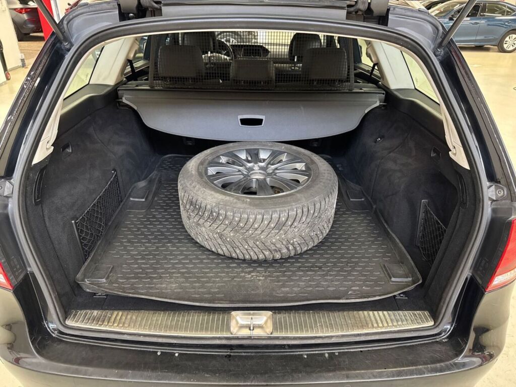 Mercedes-Benz E 2016 Musta