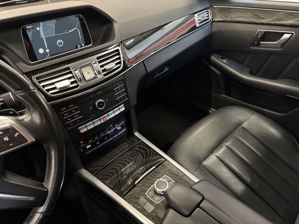 Mercedes-Benz E 2016 Musta