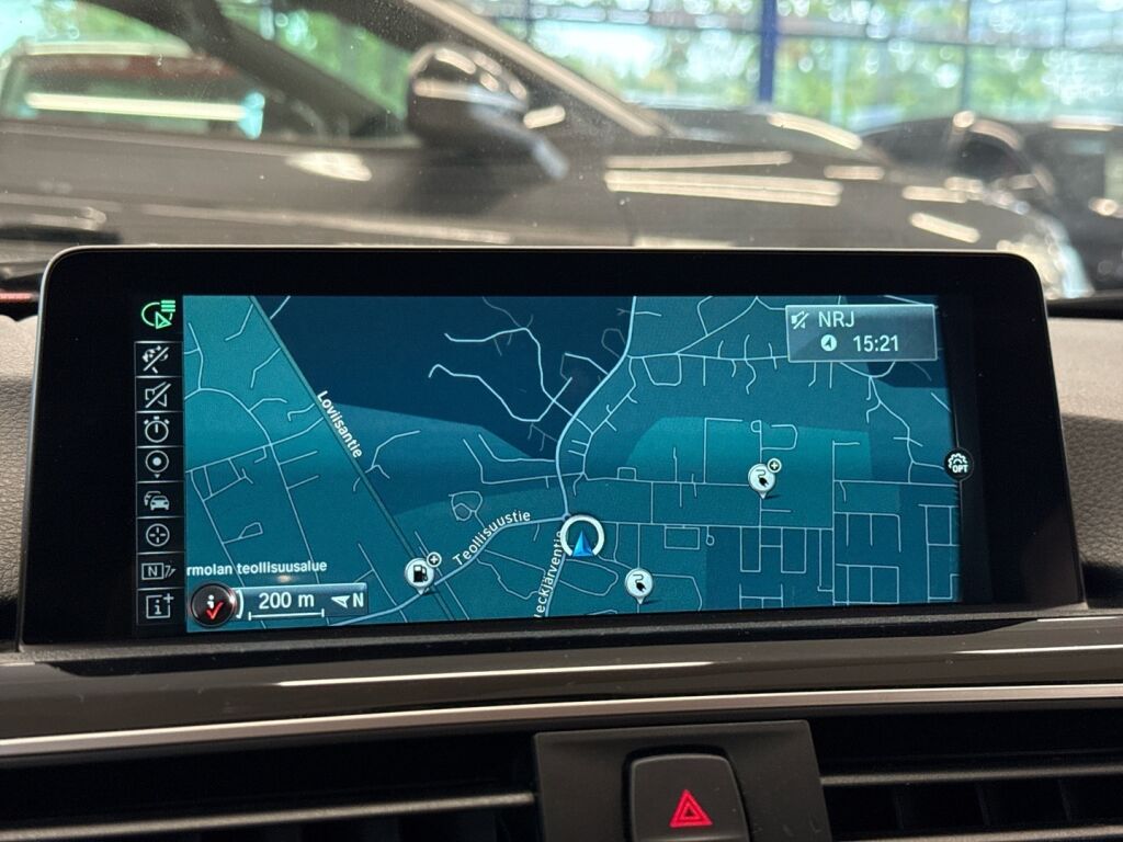 BMW 330 2016 Punainen