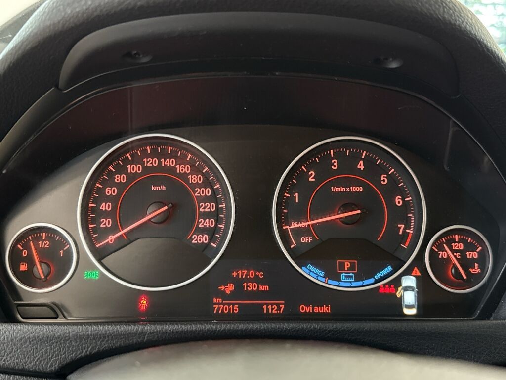 BMW 330 2016 Punainen