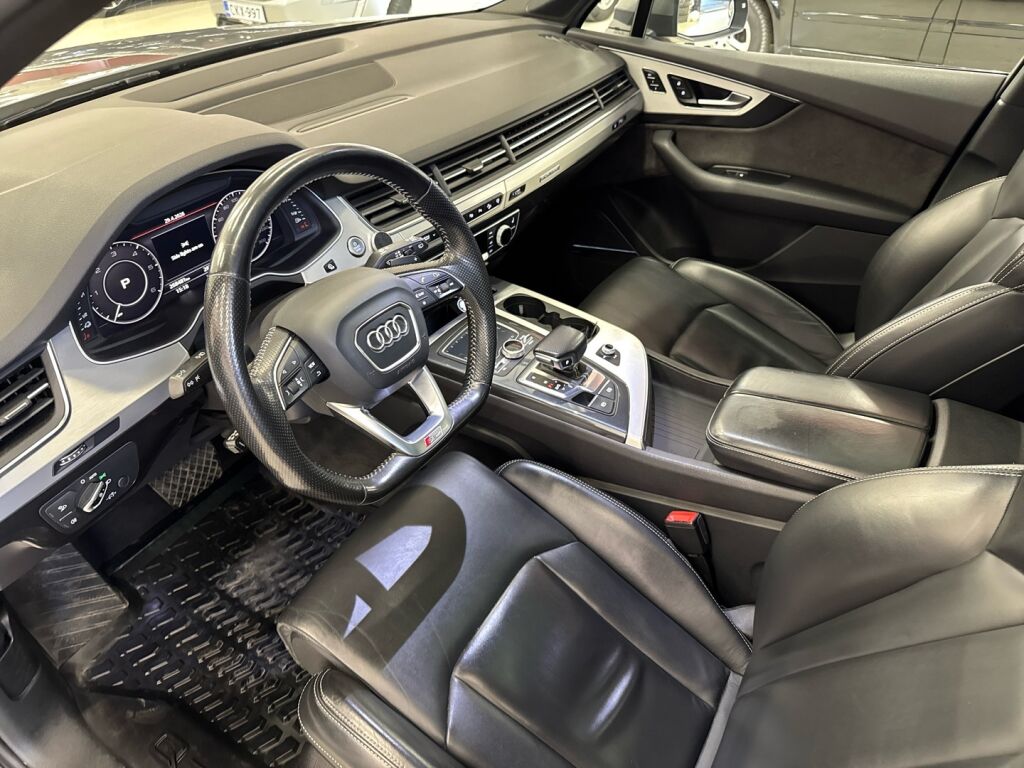 Audi Q7 2017 Harmaa