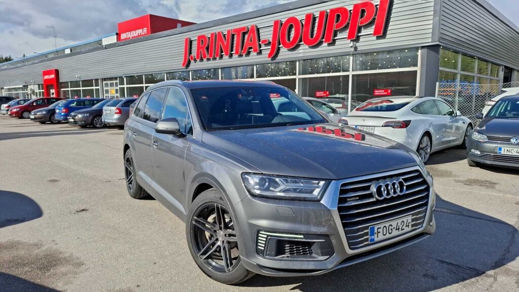 Audi e-tron 2017 Harmaa