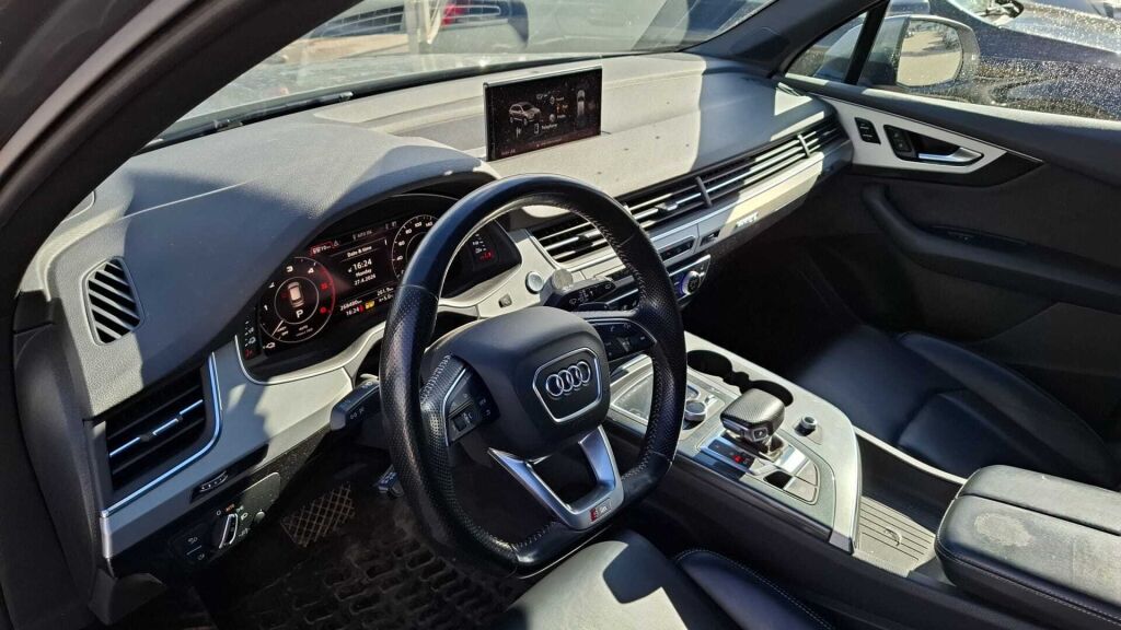 Audi e-tron 2017 Harmaa