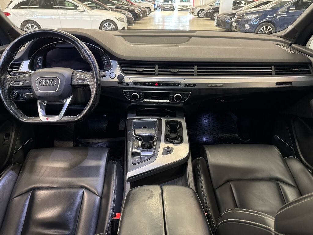 Audi Q7 2017 Harmaa