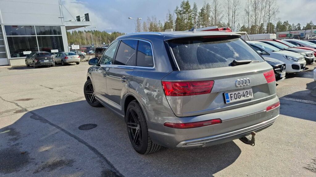 Audi e-tron 2017 Harmaa