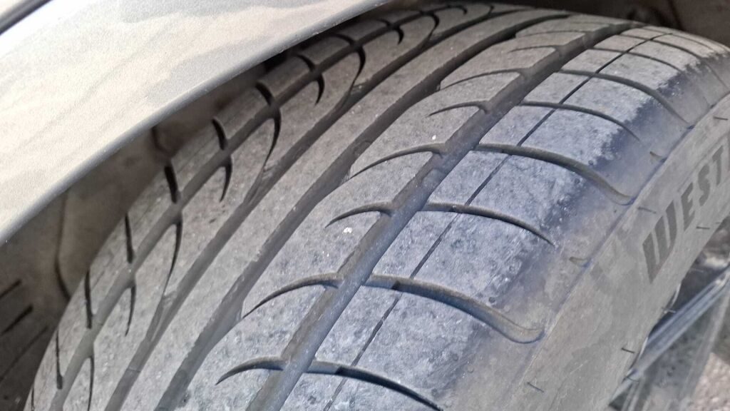 Audi e-tron 2017 Harmaa