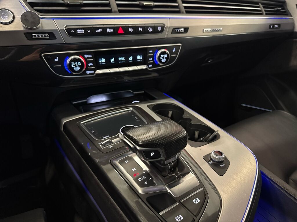 Audi Q7 2017 Harmaa
