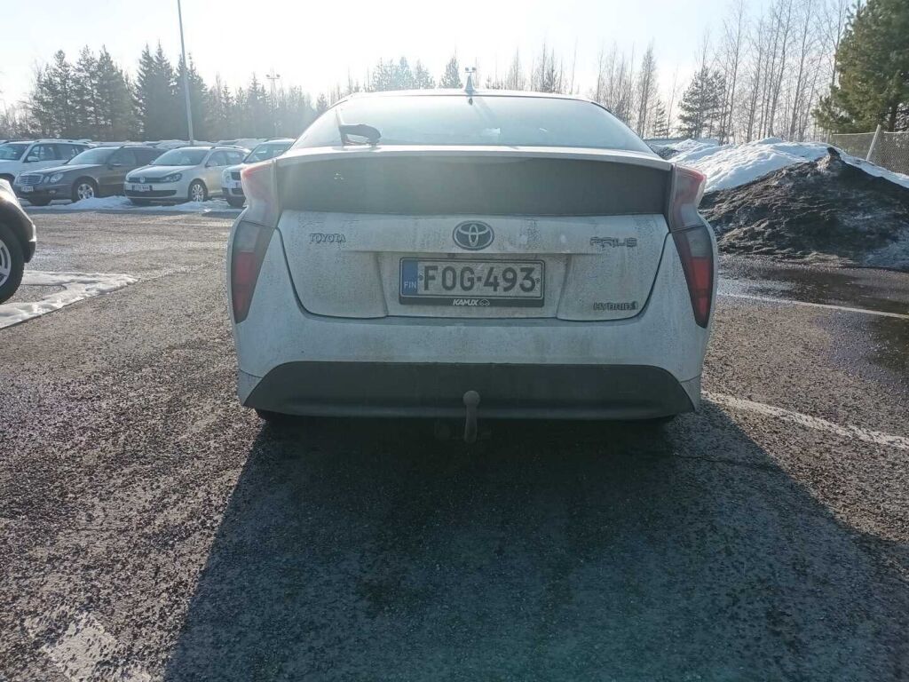 Toyota Prius 2016 Valkoinen