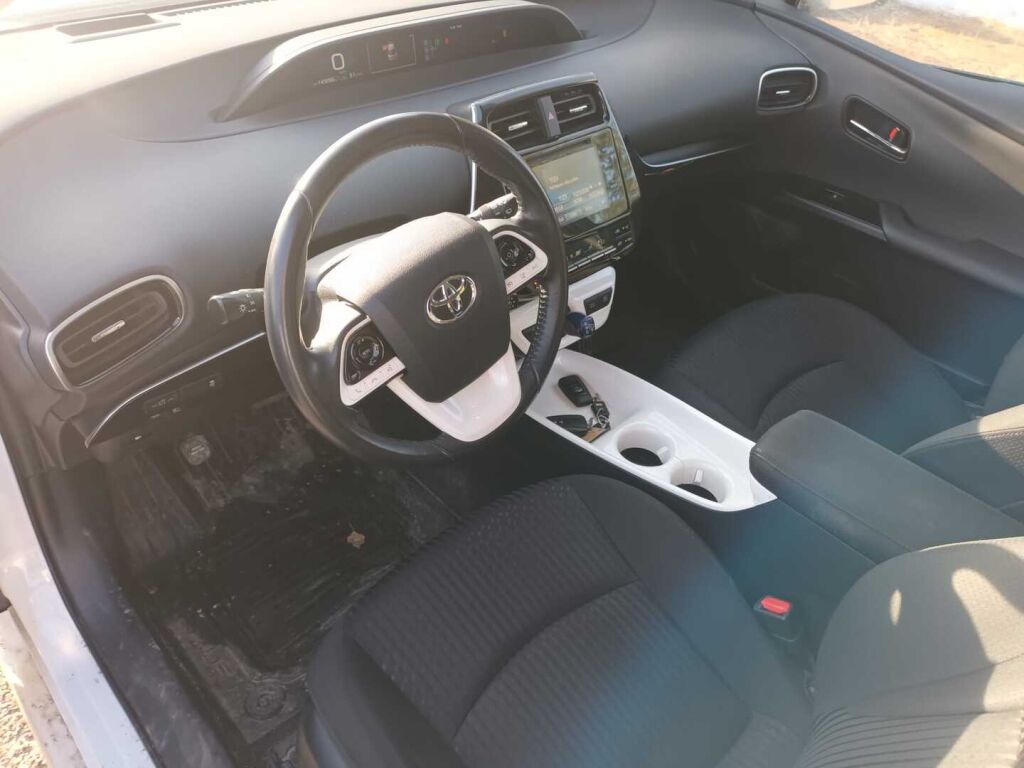 Toyota Prius 2016 Valkoinen