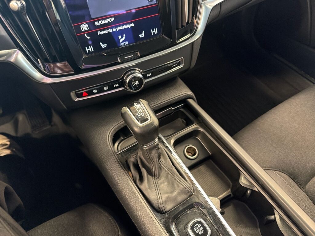 Volvo S90 2018 Musta