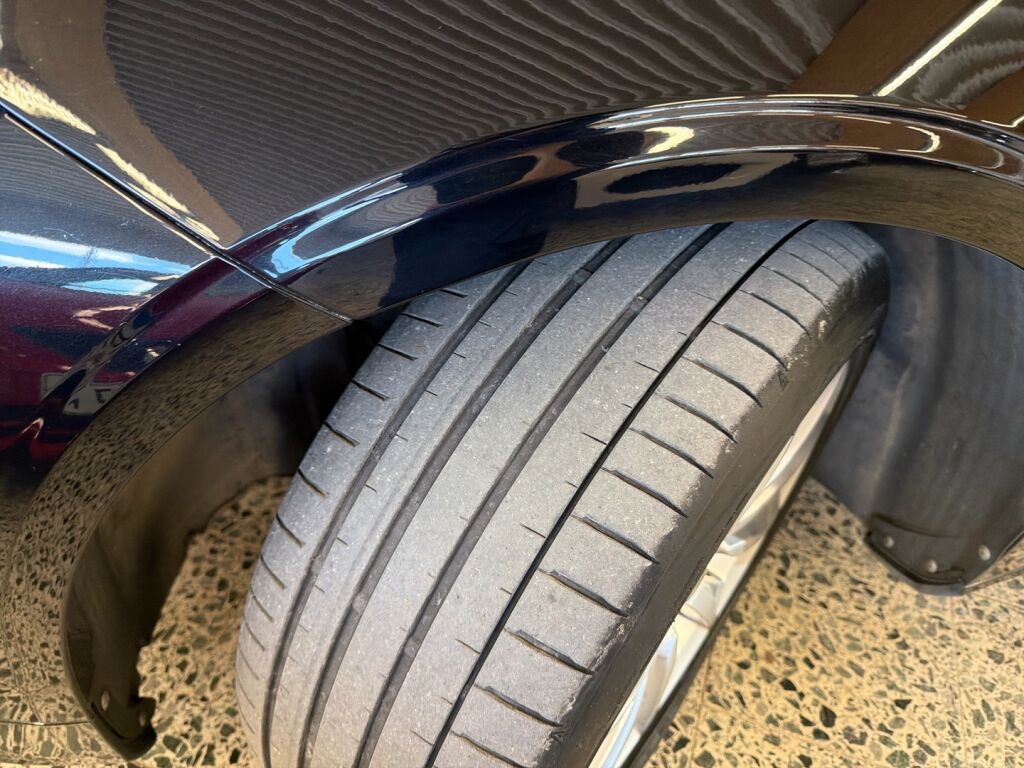 Volvo S90 2018 Musta