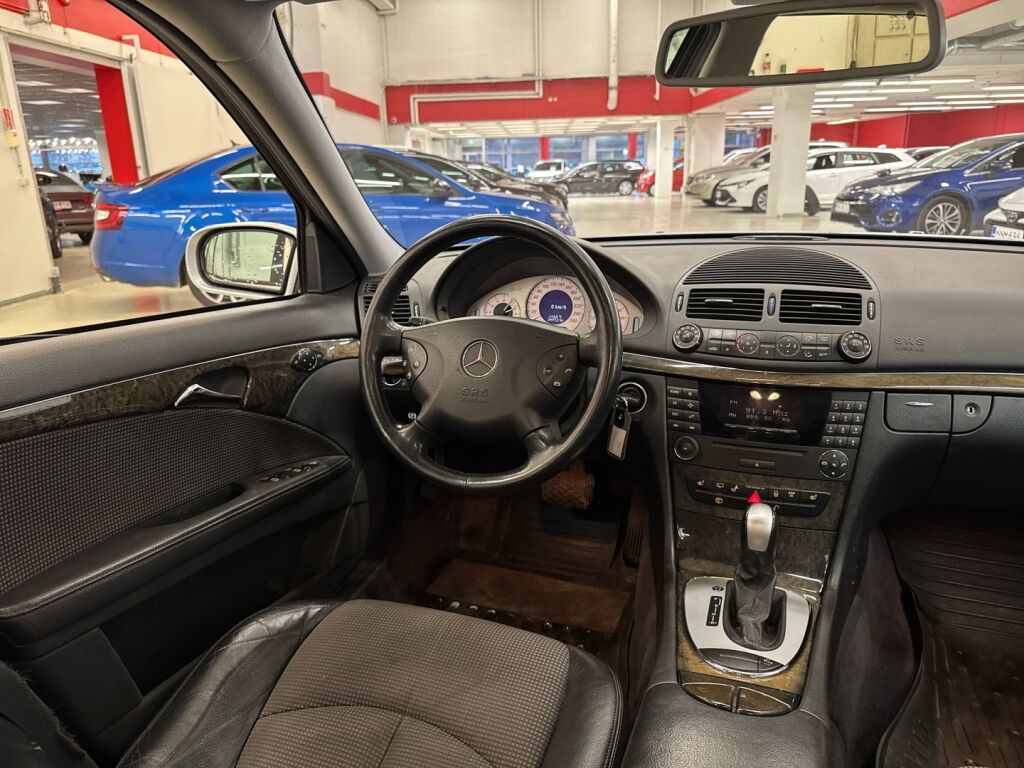 Mercedes-Benz E 2004 Hopea