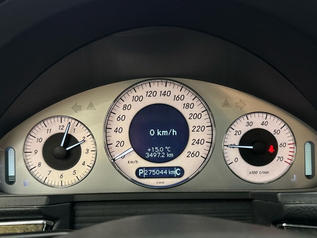 Mercedes-Benz E 2004 Hopea